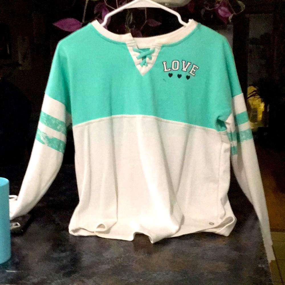 Long sleeve blue and white top